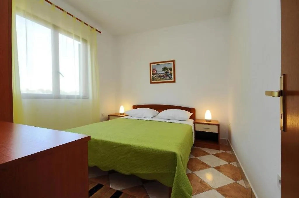 Apartment In Nin With Sea View, Terrace, Air Conditioning, Wi-Fi